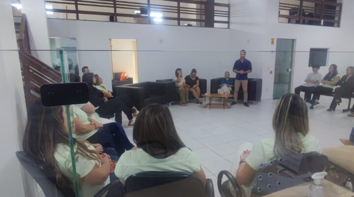 Tabelionato de Criciúma recebe capacitação em saúde visual